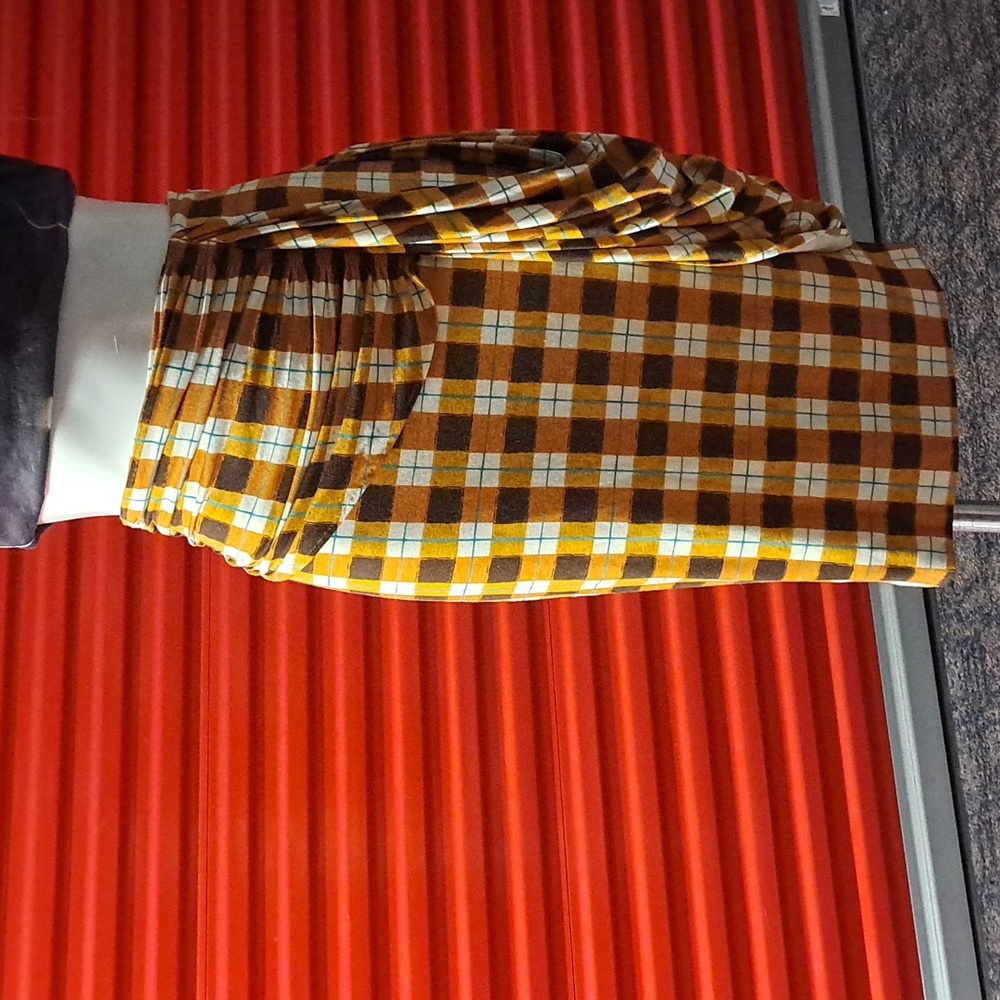 Paul Smith) Black Top and Plaid Skirt